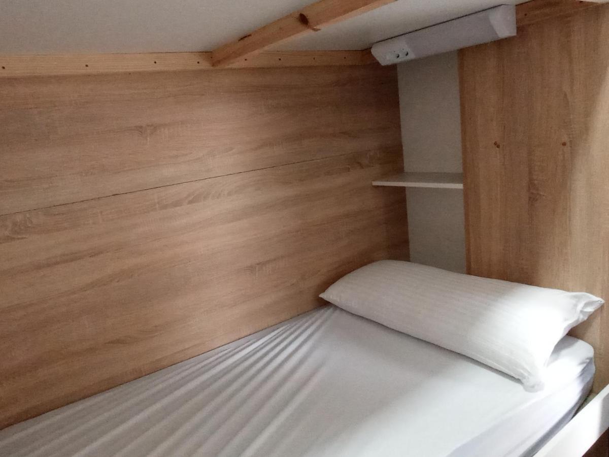 Albergue Alecer Caldas De Reis Esterno foto